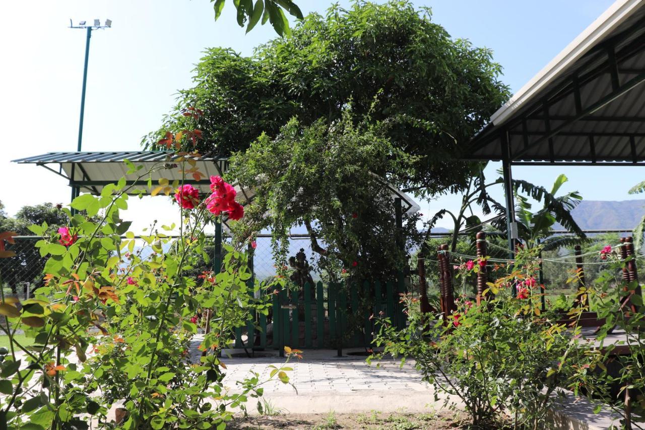 Sukoon - A Wellness Resort, Uttarakhand Chuharpur Eksteriør bilde